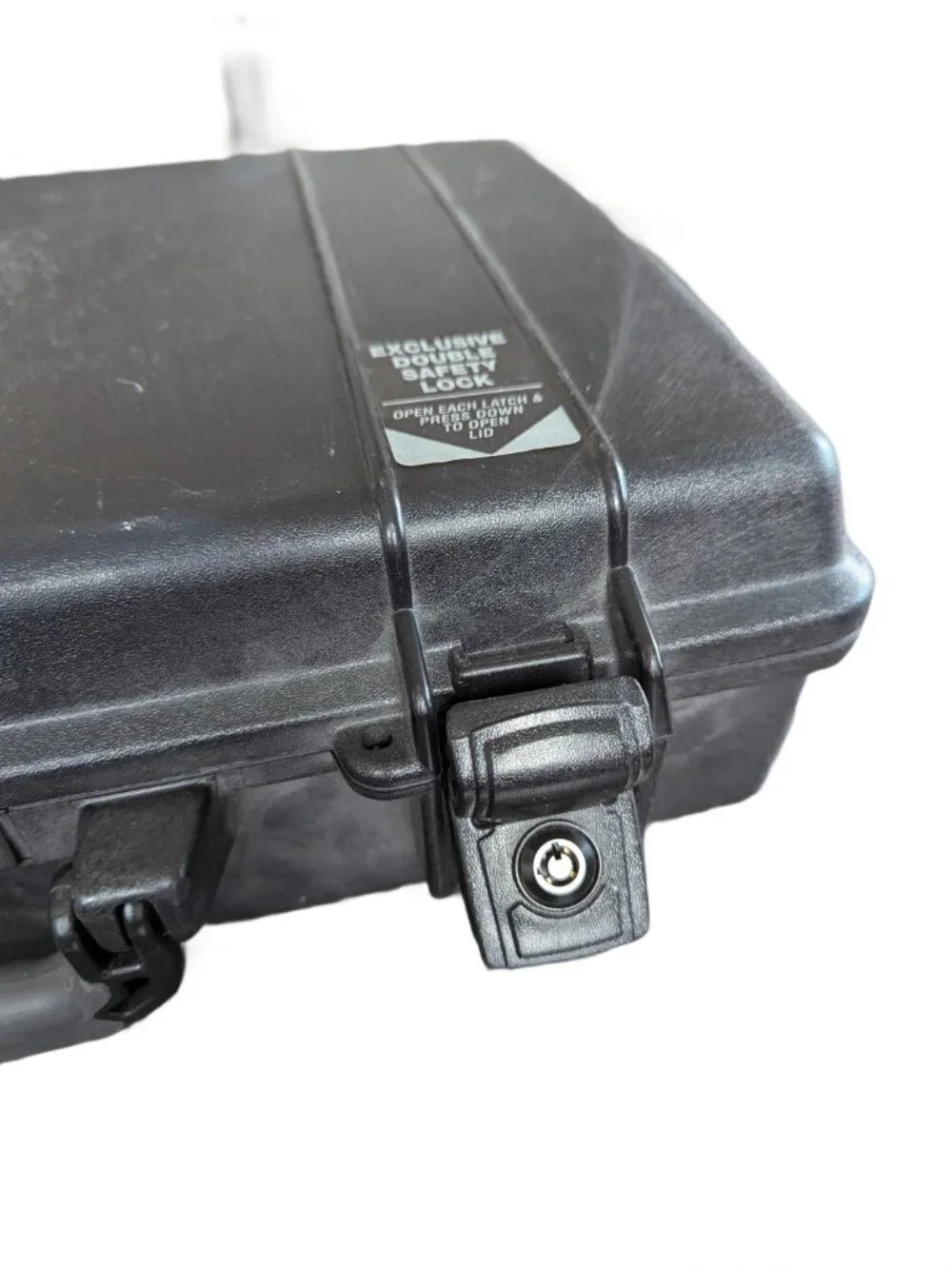 Pelican 1490 Case - Locking Laptop case / Briefcase